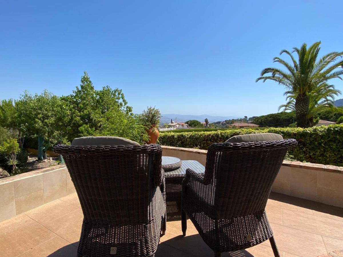 Detached House, 2 Bedrooms, Private Garden, Pool Holiday home *